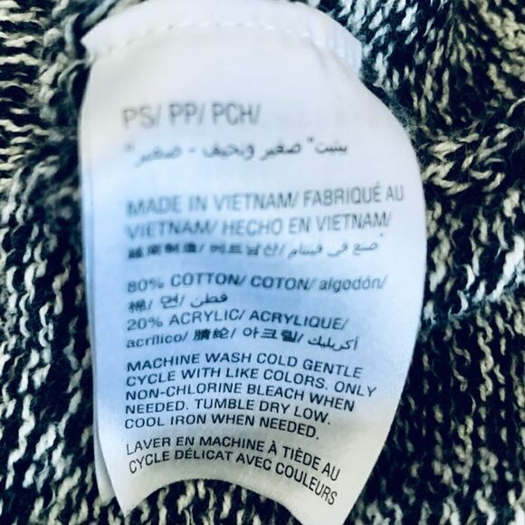 Style & Co Black & White Aztec Print Cowl Neck Sweater Size PS - Picture 11 of 11